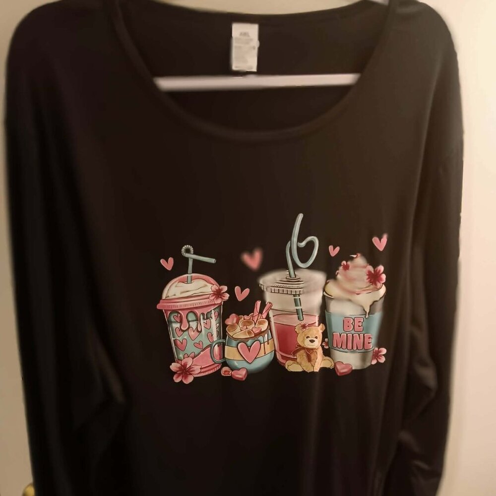 Woman's black top with drinks and bear NEW 4X